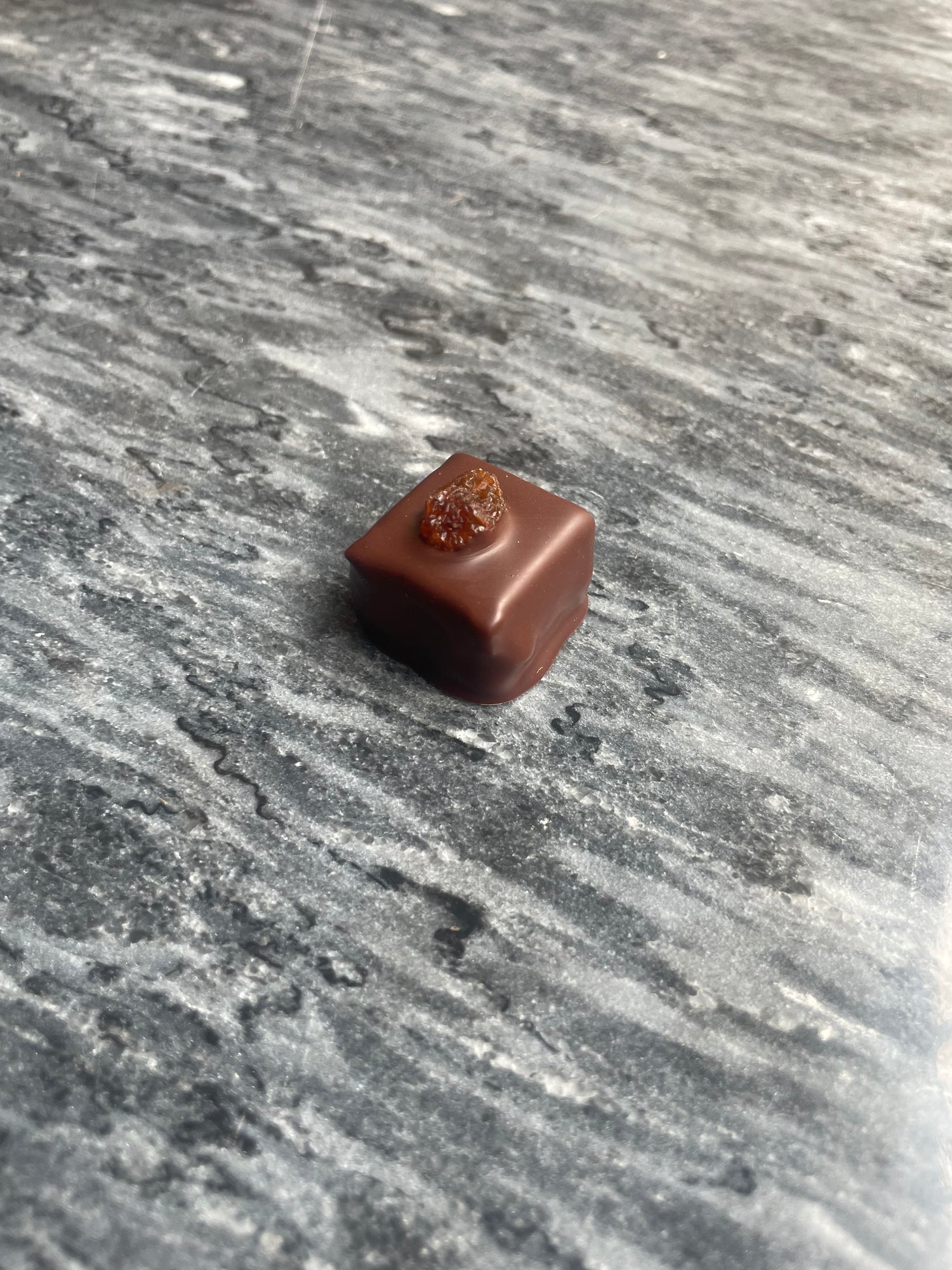 Pralin Mörk Ganache Rom (styck)